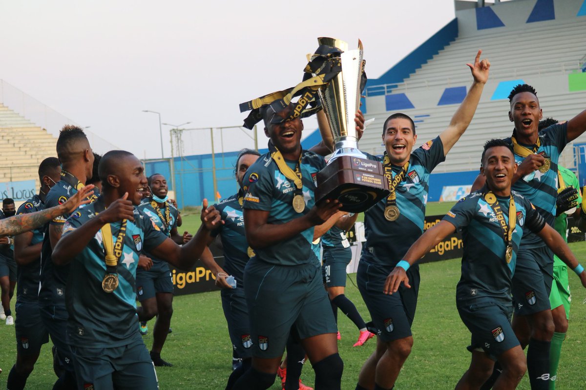 9deOctubrefc's tweet photo. ¡DALE CAMPEÓN, DALE CAMPEÓN! 🥳🥳

#EnElCorazónDeGuayaquil
#estamosdevueltA https://t.co/iTzIbXAG73