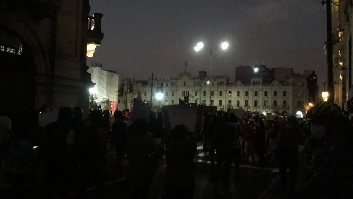 lasinginglatinx's tweet photo. APAGÓN EN LA PLAZA!! https://t.co/JNZFxBNGGO