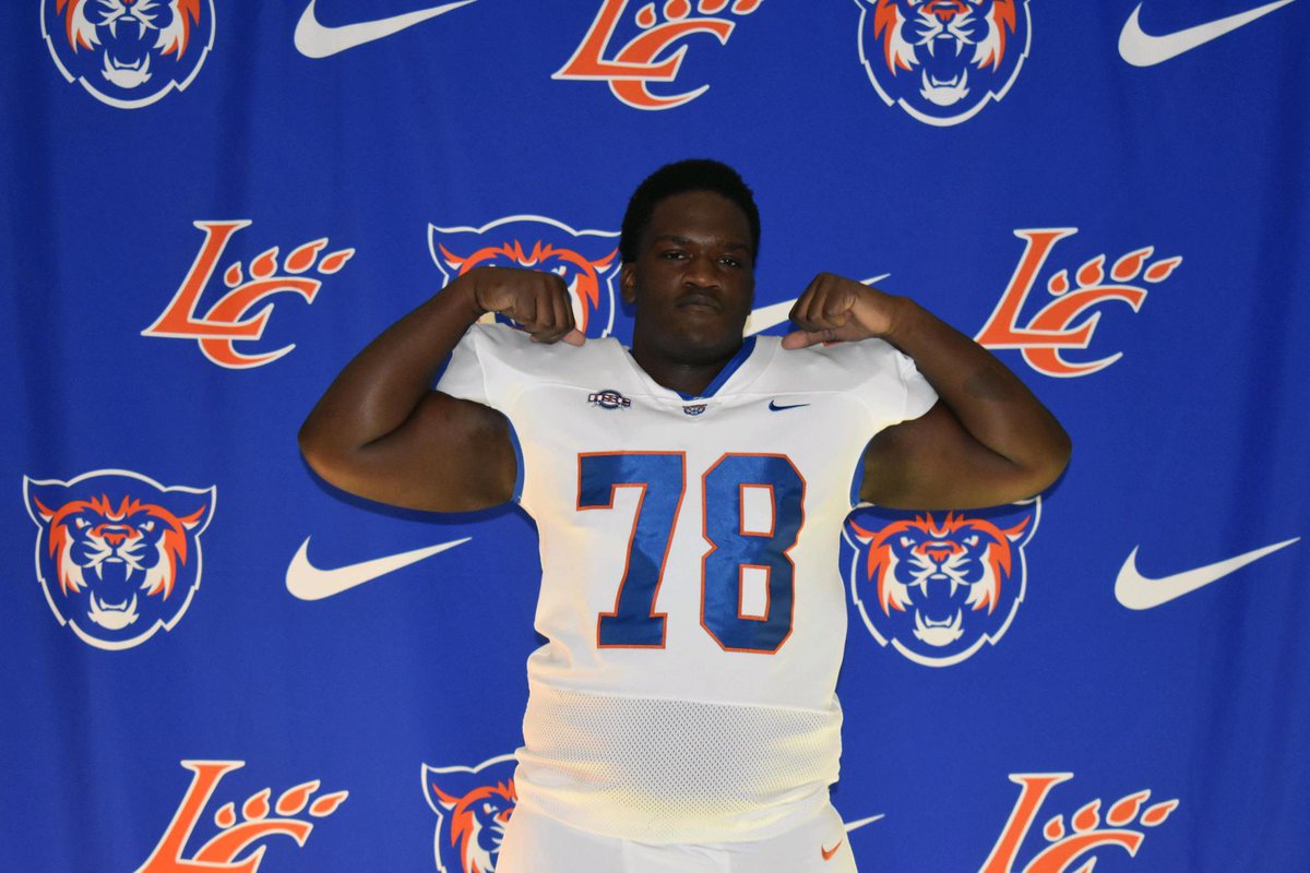 tyrrell_lockett's tweet photo. Thank you to the coaching staff @LC_ftball for the great experience today.Blessed and humble to be part of a great experience
Thank you @Coach_Vince_
#LouisianaBorn
#BootMade
#Hardfoundation21 https://t.co/IUKuwI3L8Q