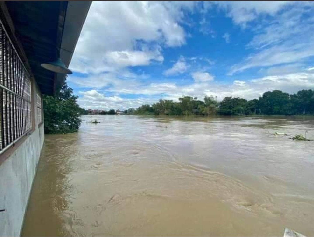 MrFrankBaraan's tweet photo. GOOD GOD!
This has been one deluged area after another.
1st, Marikina; then Cagayan, Isabela, & Tuguegarao; & now, the province of #PampangaNeedsHelp.
And as situations worsen, as people's anxieties heighten, Duterte's missing-in-action hiatus lengthens.
2020, ANG SAKIT MO.๐ https://t.co/ev4iCyerXL