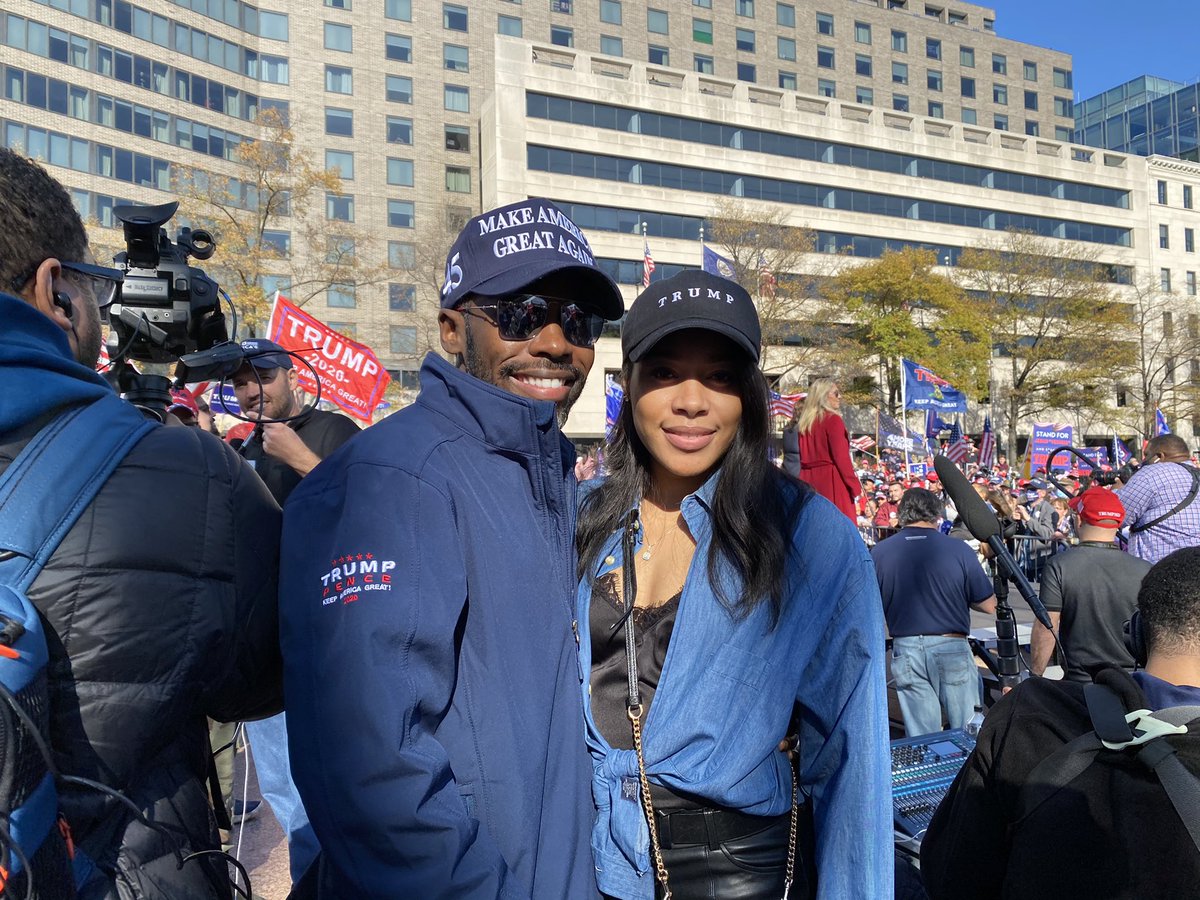 IzzaJerry's tweet photo. @lauhaim L'amérique de Trump https://t.co/eFlxob4qsq