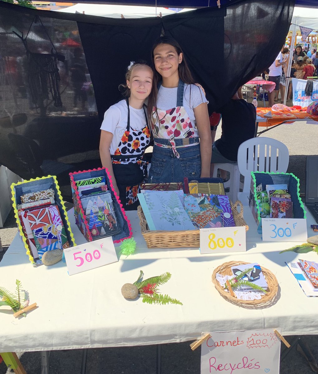 PreprepaNc's tweet photo. Bravo aux petits entrepreneurs. Des jeunes dynamiques et qui promettent. Tout est bien pensé: de très beaux stands, de la com, des idées , de la volonté . Félicitations. De futurs écoles de commerce et de talents calédoniens. Bravo à la #ccinc #egcnc, aux étudiants de l’EGC https://t.co/Xr5INXt7Mb