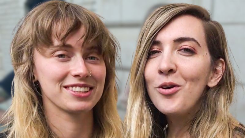 DigitalTourBus's tweet photo. .@SCannibalsBand (@tinyengines) gives you some of their tips for being on tour! Watch the video at https://t.co/qcfllRjNI9
#summercannibals #tinyengines #digitaltourbus #tourtips #alternativerock #rockband #rockmusic #tourlife #musicianlife #bandlife https://t.co/Srgm4t9Ba6
