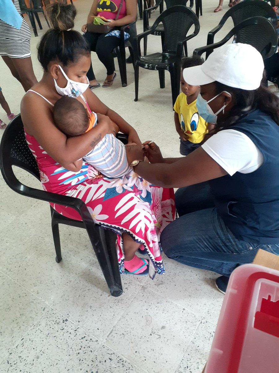 SaludImbabura's tweet photo. #Esmeraldas | El centro de salud tipo C San Rafael del #Distrito08D01 brinda atención médica en el CNH (Creciendo con Nuestros Hijos) Pequeños Encantos, para completar esquemas de vacunación #SomosSalud #SaludEnTerritorio https://t.co/tDYbs1udg8