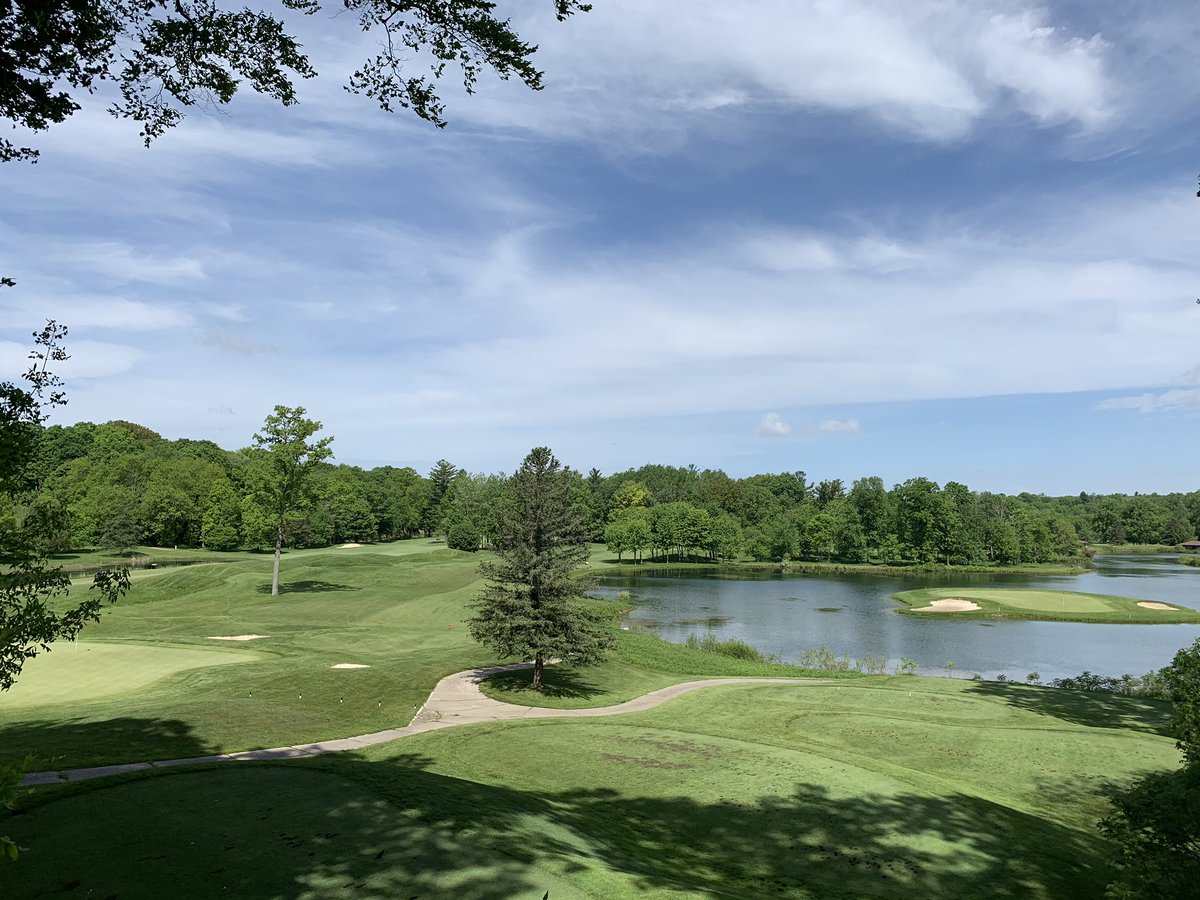 KGreenkeeper's tweet photo. Well now the season is coming to a close, little look back on the first year at The Oaks. It’s been Long, Fun &amp; Exhausting  but I wouldn’t have it any other way. Looking forward to many more years here. #AssistantSuper https://t.co/2yHJbYQR9p