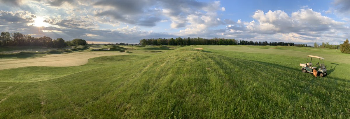 KGreenkeeper's tweet photo. Well now the season is coming to a close, little look back on the first year at The Oaks. It’s been Long, Fun &amp; Exhausting  but I wouldn’t have it any other way. Looking forward to many more years here. #AssistantSuper https://t.co/2yHJbYQR9p