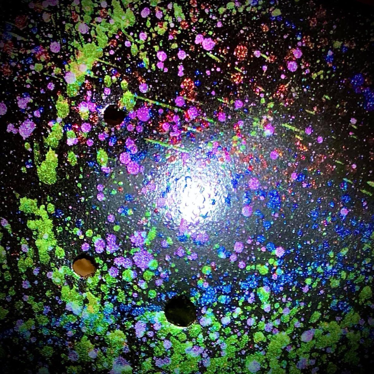 AudibleFarm's tweet photo. Monday we are going to post a new guitar refinishing video to our YouTube. Subscribe to our channel so you donβt miss it!
https://t.co/67WngT0E4j
#guitar #guitarart #splatterpaint #colorshifting #guitarvideo #diyguitar #guitarrefinishing #guitarmods https://t.co/qtxW4jQzYQ