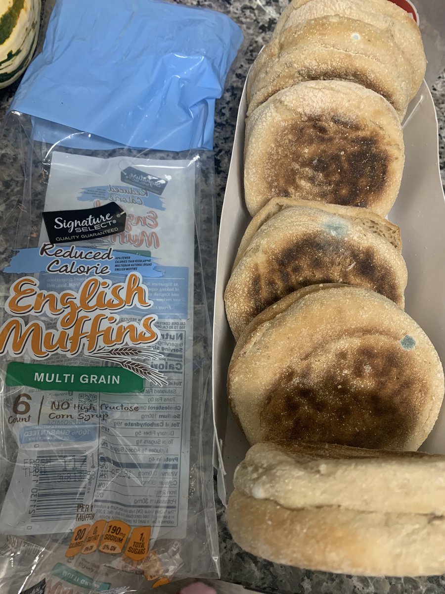 CandiceMcD's tweet image. @shawsmar BOO. I bought these English muffins yesterday in Hudson, MA &amp;amp; their sell by date is the 16th. 😢 #shaws #signatureselect