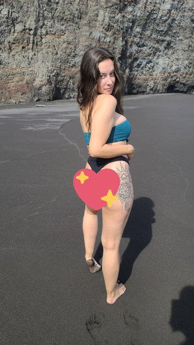 Twitter will FOREVER be fvcking up the quality of my pics and vids. I have the phone with the best camera<a href="/tag/cassass"class="tags"><span>#cassass</span></a>