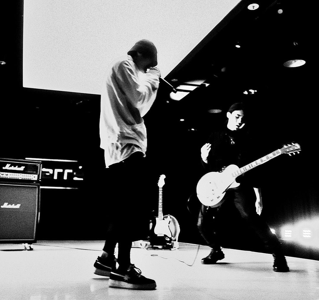 JungJaeONEPH's tweet photo. [IG] saintleonard_ update with ONE: 🖤🖤🖤🖤🖤🖤

#ONE #JungJaewon #정제원 
#ONELiveVirtualConcert https://t.co/NtmMvY4hVF