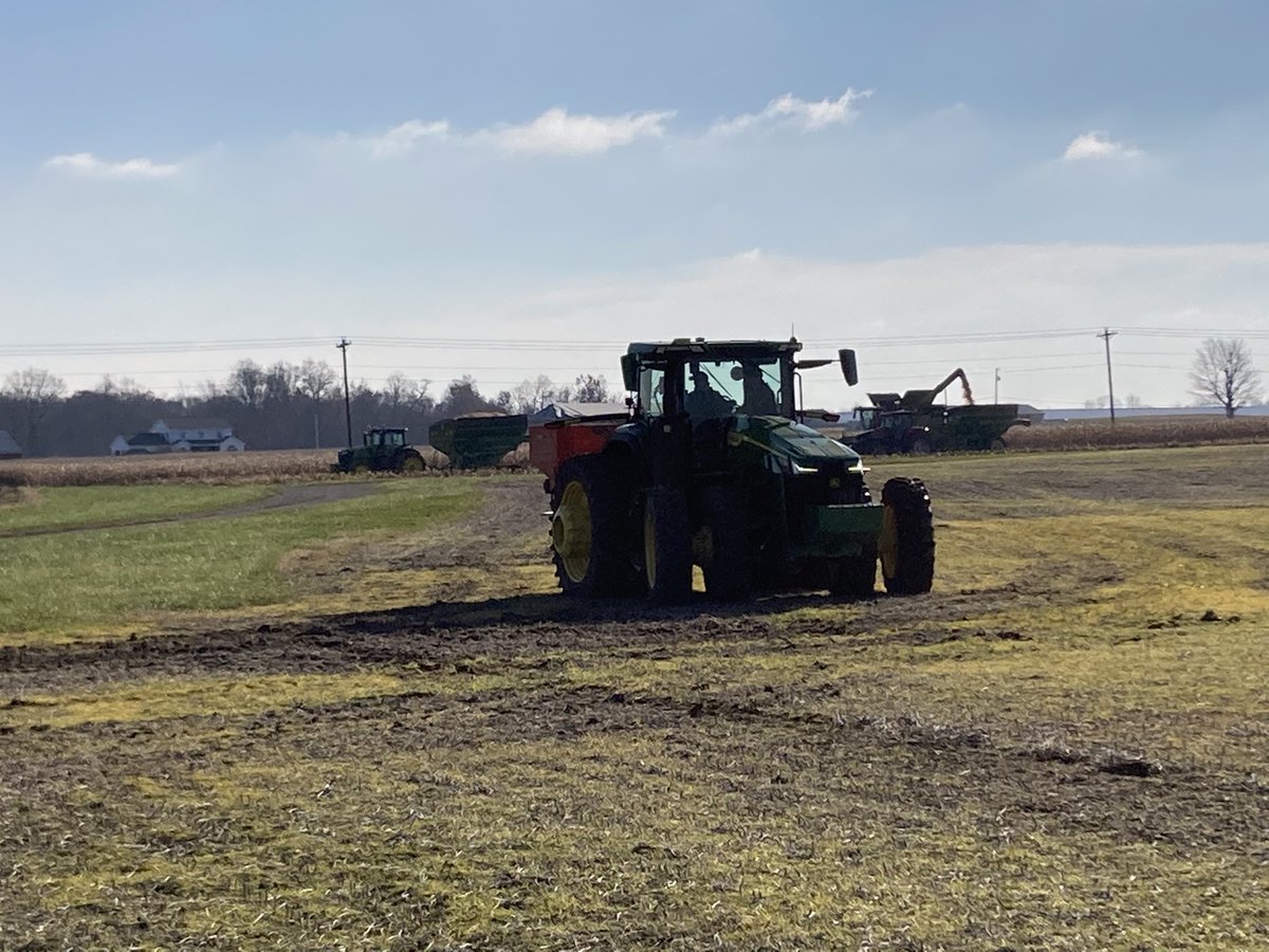 ati_witter's tweet photo. Thanks to Jonathan Hofstetter at Lowe and Young our @OhioStateATI students got the chance to learn about and demo the @KuhnNA H-EMC-W 50.2 precision spreader.  With a 79-ft swath width at 8-10 mph the students finished ~60-ac of rye cover crop in <1-hr! Nice, even spread too! https://t.co/o0jA4Oj2Nn