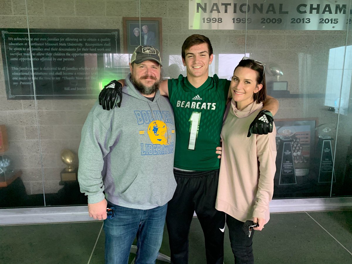 darrin_fugitt's tweet photo. Big thanks to @NWBearcat_FB  and @zmart_15 for having me out today! Can’t wait to come back!! https://t.co/mJCovVxfep