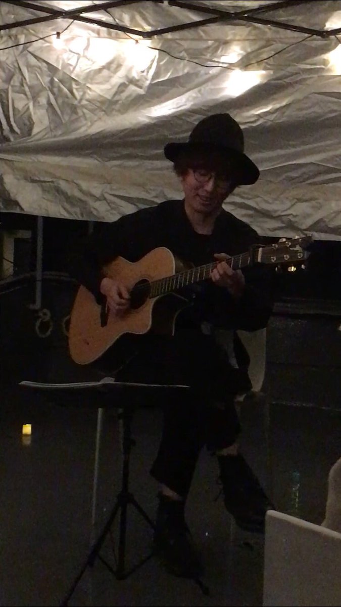 sanagiyakomame's tweet photo. 沁々この2日間に思いを馳せる。
どちらも良いステージ 良いライブだったなぁ。
奏でてくれた人、
出会えた人、
本当に ありがとう。
#太陽と月灯り
#Yajiさんハピバ🎉
#WeekendNightMarket
#sotto山さん
#古郡翔馬withJOMO https://t.co/QAr5Akqri2