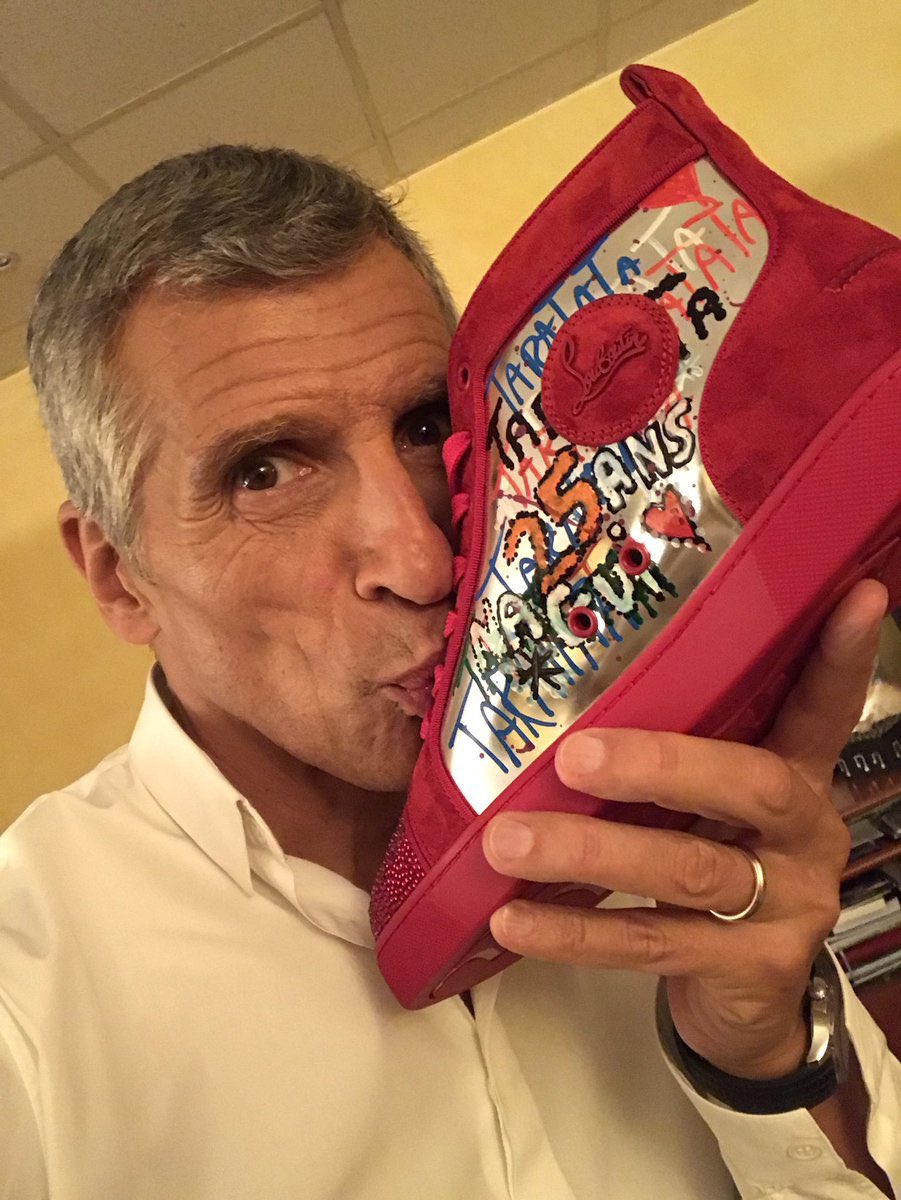 ugrolar's tweet photo. @thiassoul #provoquer #le #plateau #télé #den #face https://t.co/RYYGjaEFom