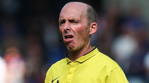 ref______'s tweet photo. @GraceSandy15 Leave him alone it’s lockdown if I see any more complaining your going in the books https://t.co/mYvfoKc5dU