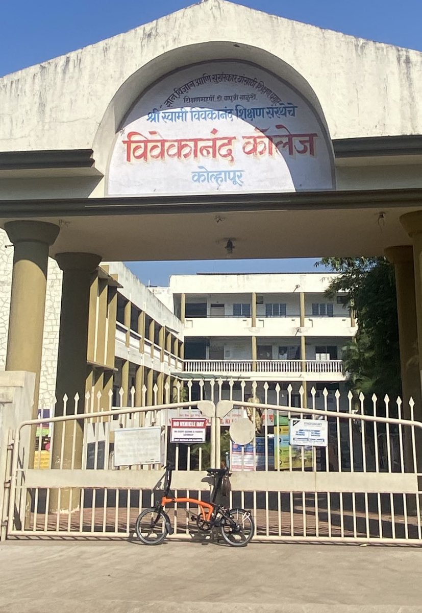 dr_daddi's tweet photo. Revisiting #childhood #memories on #bicycle almost 25 years back #cycle2college Today after so many years revisited on bike my #college @ShriSwamiVivekanand @Kolhapur ! Proud my college still follows #cycling culture #healthylifestyle #cycle2work @pedalandtring https://t.co/eOfxHlIBpo