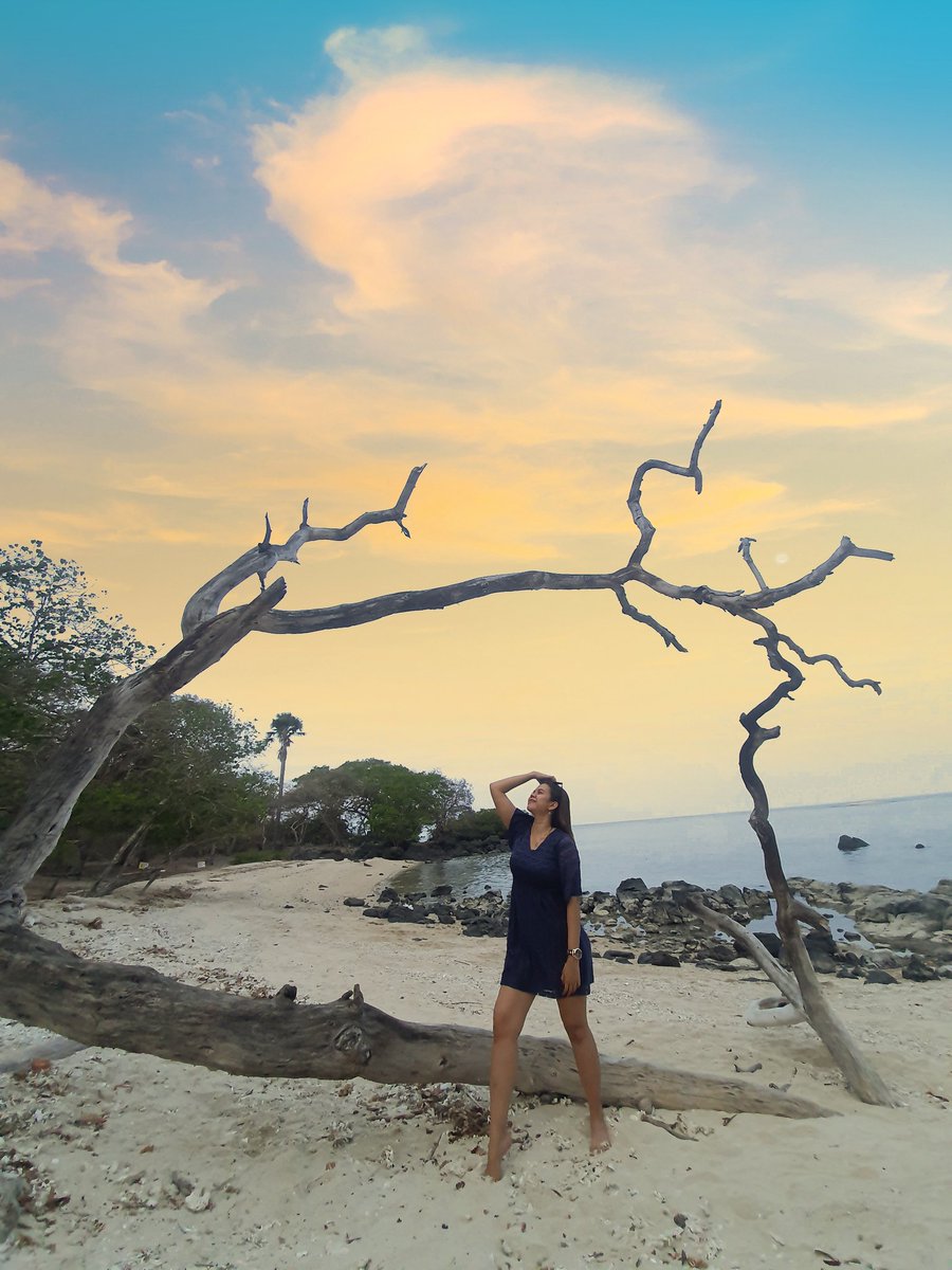 ecymbem's tweet photo. Sebelum seDINGIN laut lepas.
Kita pernah seHANGAT salon pas. https://t.co/xJt9ORxUJy