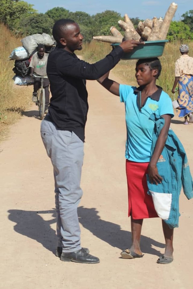 ChilufyaCharlie's tweet photo. Sunday's reading (Mt 25:14-30): Deploy every gift (talent), health, education, time, money, family, friends,... to BE genuinely compassionate, kind, honest and loving. In the end, what humanity and God will recognise and praise is who were were, our compassion, love and kindness. https://t.co/xsBSje9agm