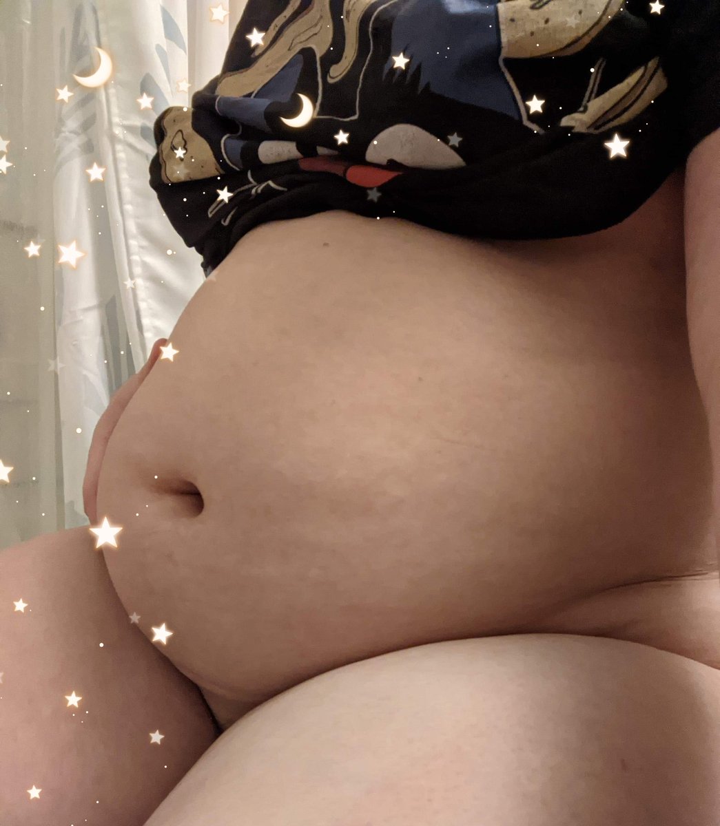 hungrybutch's tweet photo. considering buying more very tight fitting lingerie and making some vids......maybe ill Really do it if i get some good retweets/follows...🤔
#gettingfatter #queerfeedee #weightgain #bellykink #stuffingkink #femalefeedee #femalegainer #queerweightgain #queerchub https://t.co/c6Tjyu39E0