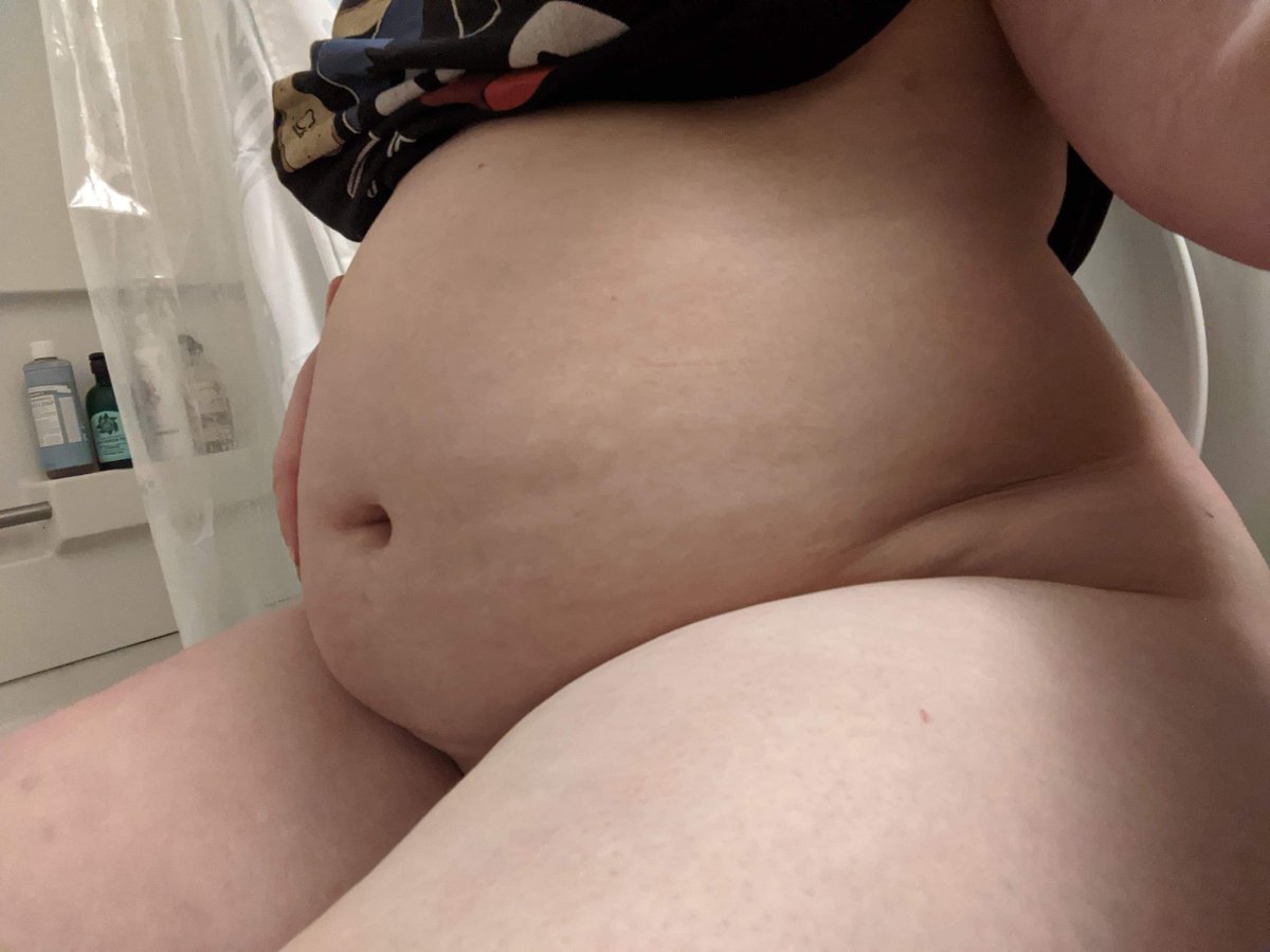 hungrybutch's tweet photo. considering buying more very tight fitting lingerie and making some vids......maybe ill Really do it if i get some good retweets/follows...🤔
#gettingfatter #queerfeedee #weightgain #bellykink #stuffingkink #femalefeedee #femalegainer #queerweightgain #queerchub https://t.co/c6Tjyu39E0
