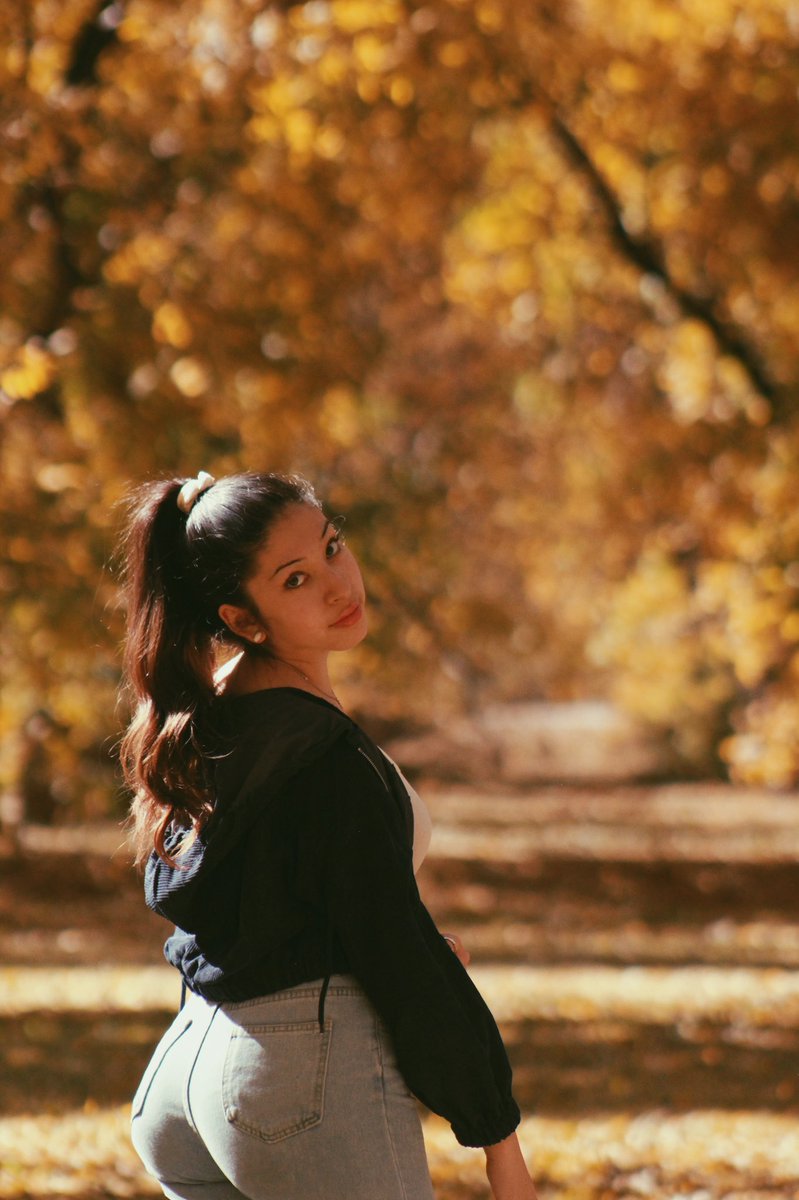 AriaSofiaDL's tweet photo. Happy fall https://t.co/YlQYdFgicG