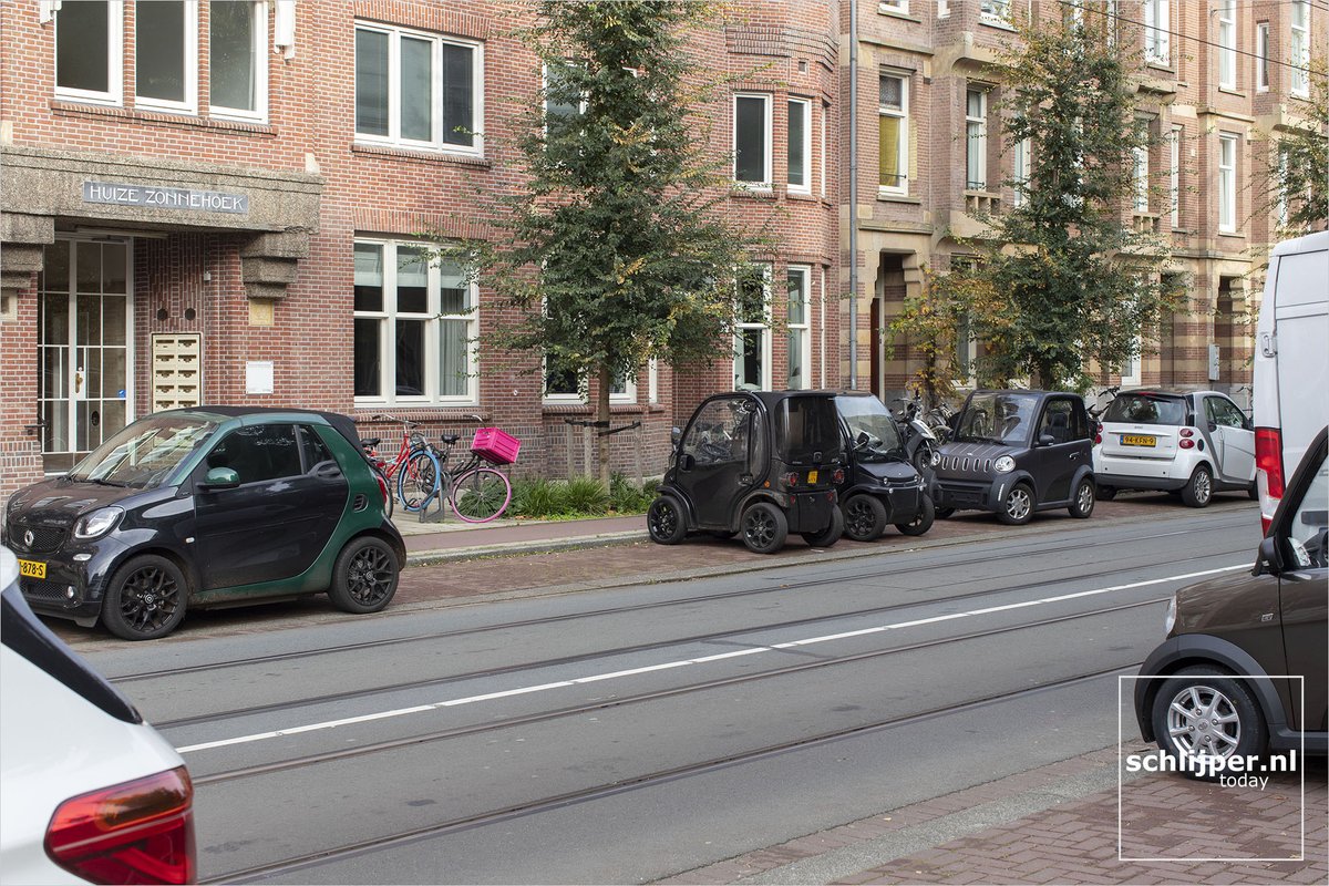 schlijper's tweet photo. Hoe kleiner de auto, des te meer ruimte.

05.11.2020 11:55 #Amsterdam #smart453 #smart452 #Birò https://t.co/xDIXMISOwp