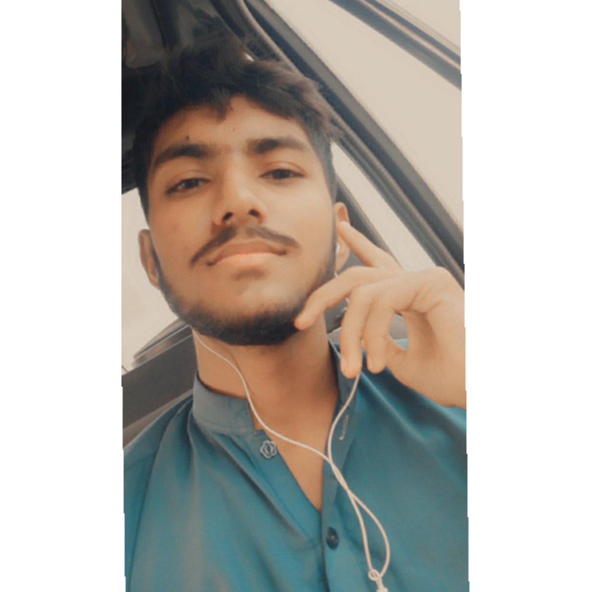 Zeeshusay's tweet photo. مت پوچھو کیسے لگتے ہو
جیسے بھی ہو دل پہ لگتے ہو
#Chooza🐣💯 https://t.co/zEJXCWBpE4