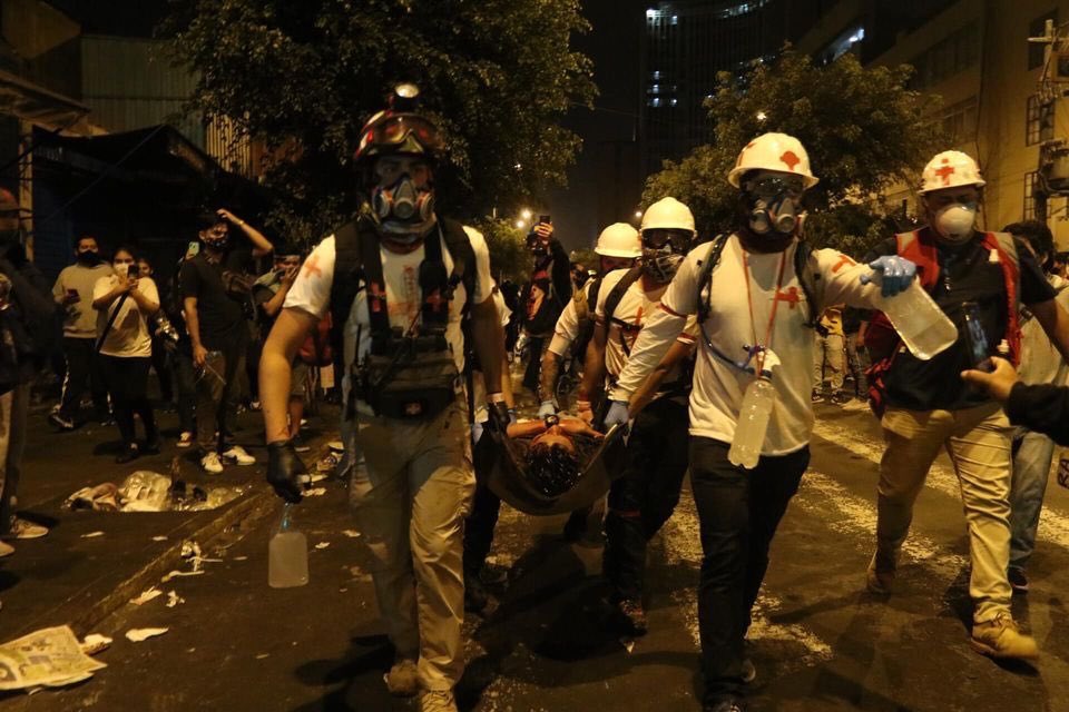 por si no saben esto esta pasando en estos momentos con la gente de peru por ejercer sus derechos, los detienen y por lo que se estan matando a inocentes para hacerlos callar
#PeruLivesMatter