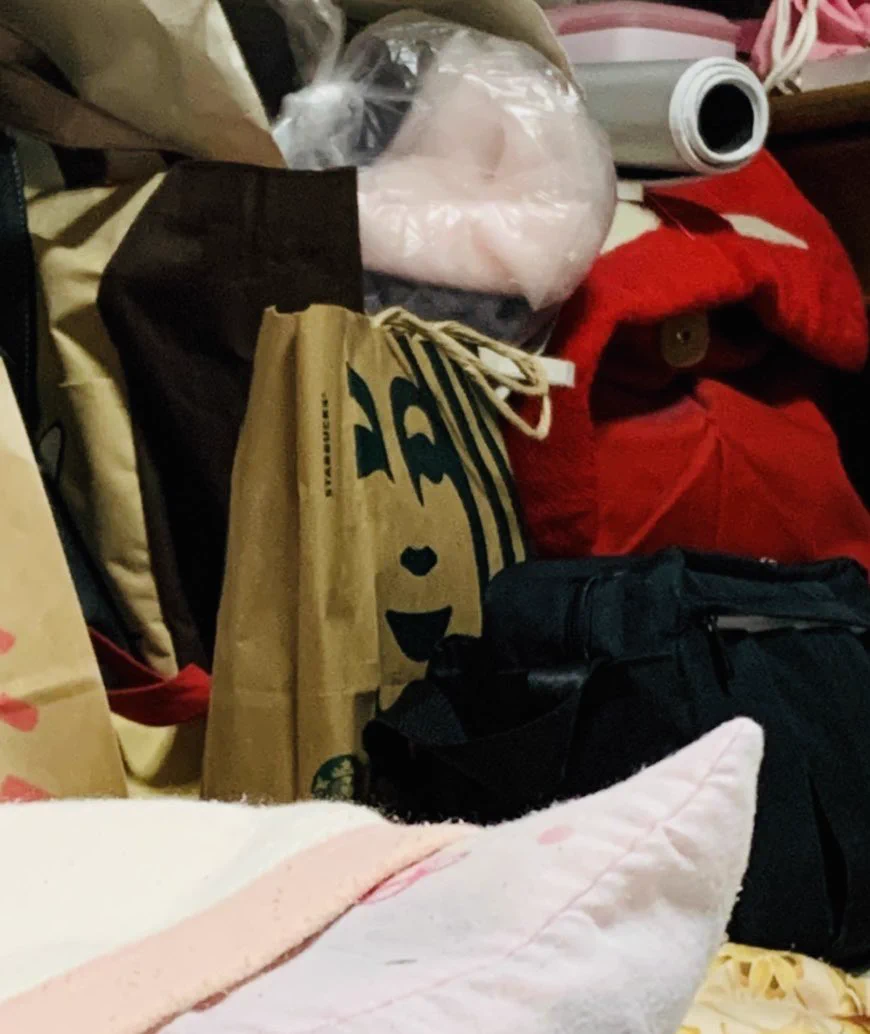 @tsubasaISF 荷物の間から…❗️
そこに置いたのは自分なんだけど、見るたびにドキッ❗️とする❗️ 