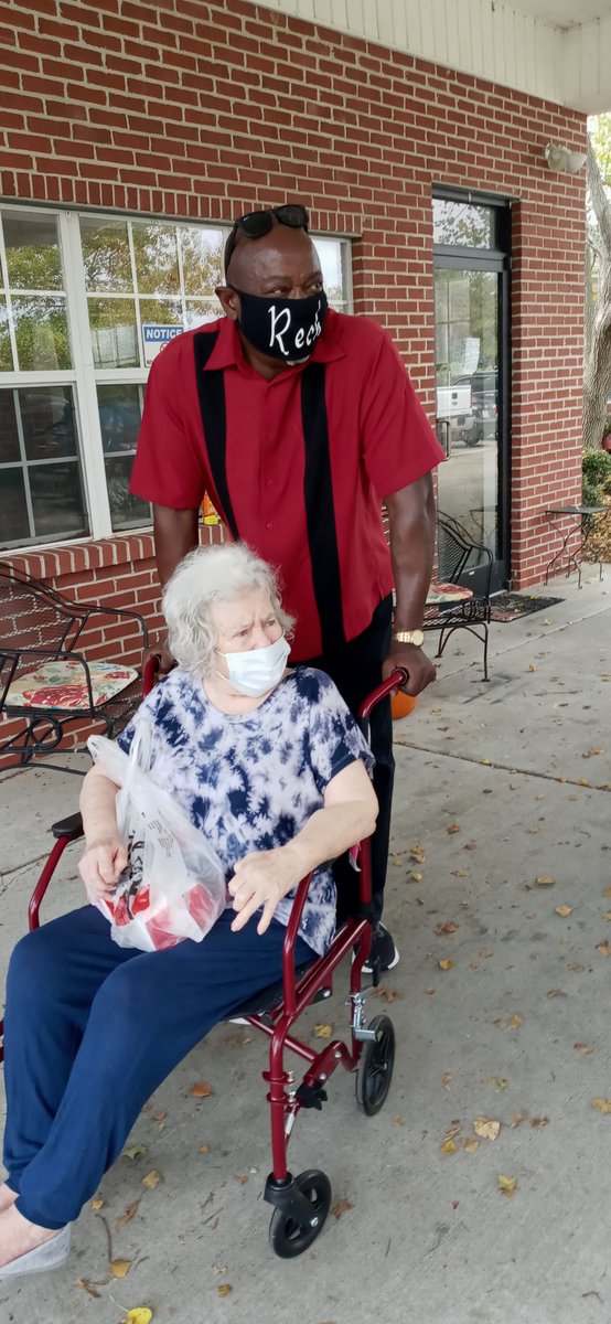 rechpauline's tweet photo. 35-yrs Strong-former Warden, Raymond, his wife Anna Jean remain in our lives, besides Wendy Hatcher in wheelchair 1st woman Chaplain hired by MDOC, @ Parchman, honorary named one of our Reentry Safe Homes. Reentry support from those who #CaredEnough & #DidSomething. #TheseDid https://t.co/2UyR4MNEtU