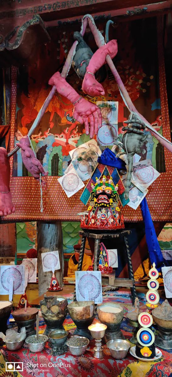 Drukpa's tweet photo. On the 8th day of the annual Mahakala Puja at Hemis Monastery, monks performed several masked dances representing protectors.
#MahakalaPuja #Hemis #HemisLadakh #HemisGompa #MaskDance #ChamDance #ProtectorDance #Monastics https://t.co/qt45hVhmtI