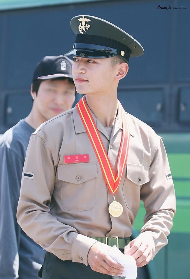 vionakim_'s tweet photo. Welcome back minho, kayanya shinee tinggal taemin kan ya? I'm happy as sm stan💙
#MinhoIsBack #WelcomeBackMinho #MinhoShinee https://t.co/WXDA4EJx0E