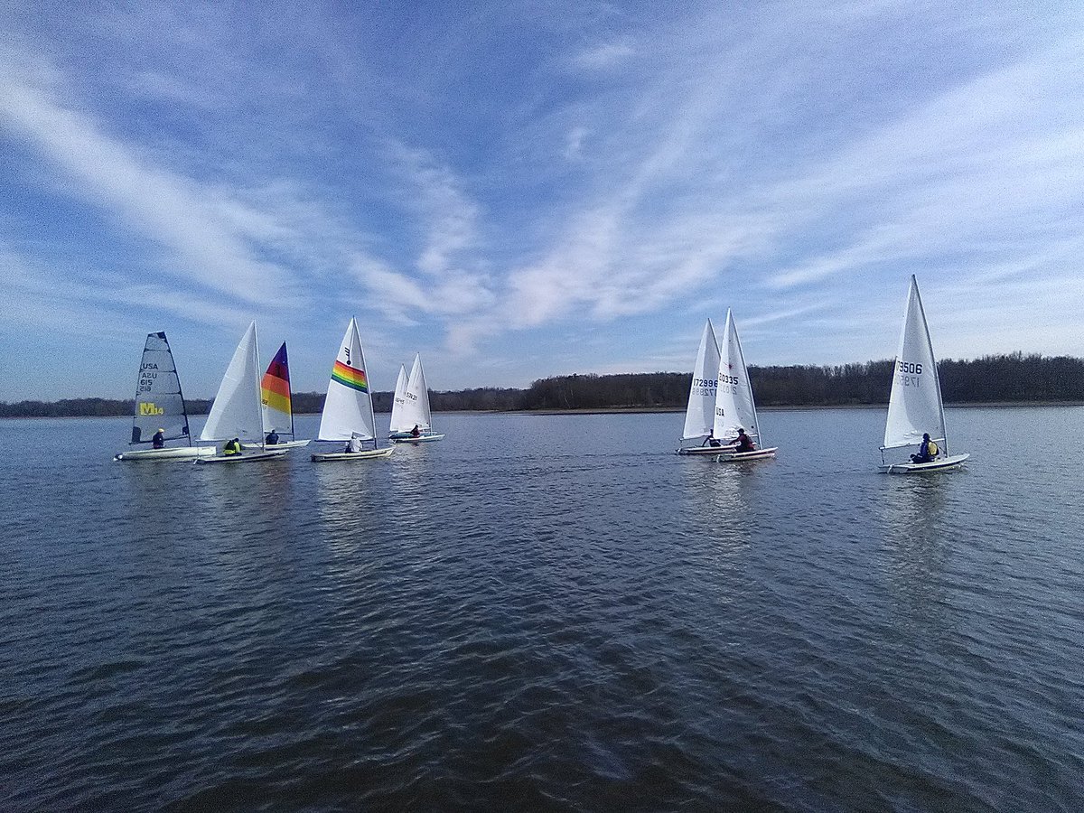 bycsinglehanded's tweet photo. Todays frostbiting wasn't the fastest sailing we've had but still was a beautiful November day @BerlinYachtClub #Laser #Force5 #Melges14 #fallinNEOhio https://t.co/1PQK9YIoaU