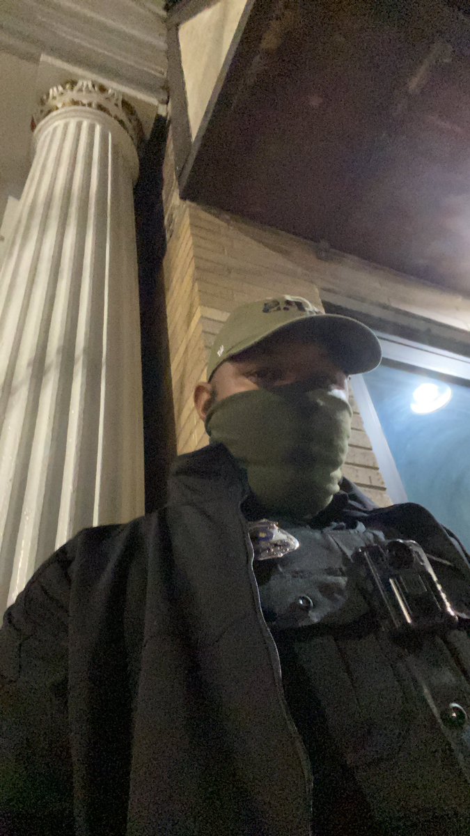 haqq_dabarber's tweet photo. Working Global Protection Services #Agent #agentlife #protectionofficer #protectionagent https://t.co/bVwSnmnY1P