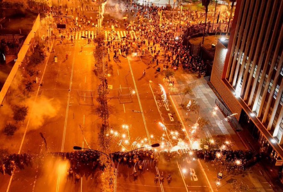 police are closing all streets of abancay and san martín, leaving the protestants with no way out. they are still shooting small bullets and tear gas bombs. literally disgusting