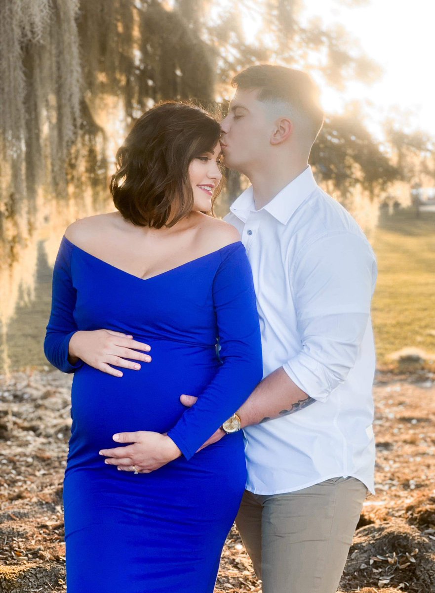 MrsBreeKing's tweet photo. Obsessed with our sneak peak from our maternity photoshoot today♥️ https://t.co/5qJ7VL2EdD