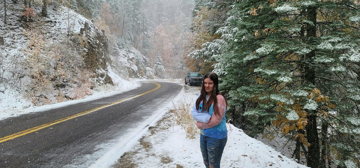LShelton65's tweet photo. First #snow of the #season on #mtgraham #pinaleñomountains in Southern #Arizona #weather #clouds #explore #adventure see the rest of the beautiful pics here..
https://t.co/jiZlyisLiH https://t.co/gGvmcAlFG8