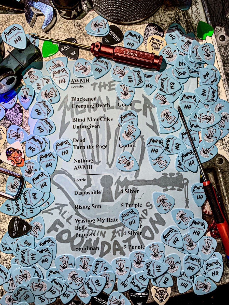Metallica's tweet photo. A MASSIVE thank you to all our fans around the world who joined us for the @AWMHFoundation's #HelpingHands2020 &amp; made it such an awesome experience! If you couldn't catch the show live, you can still purchase it until Tues at 11:59PM PST. Watch the show➡️ https://t.co/2go2Bcb5O9. https://t.co/Ml57q3HkTr