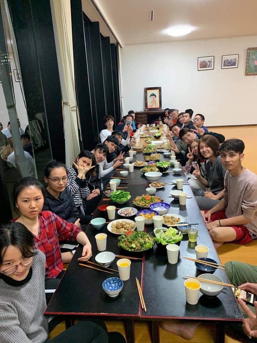 tomoiki2020's tweet photo. 現在、保護をしている人数32名です。仕事が無くなり、お金が無くなり、そして住むところもも無くなった、ベトナムの若者たち。再就職を目指して、頑張ってます！ https://t.co/uPRtbvkoXQ