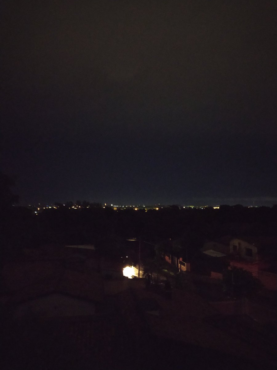 helmiger's tweet photo. Miraaando a lugares que tienen energía eléctrica https://t.co/i2KGUhlGqb