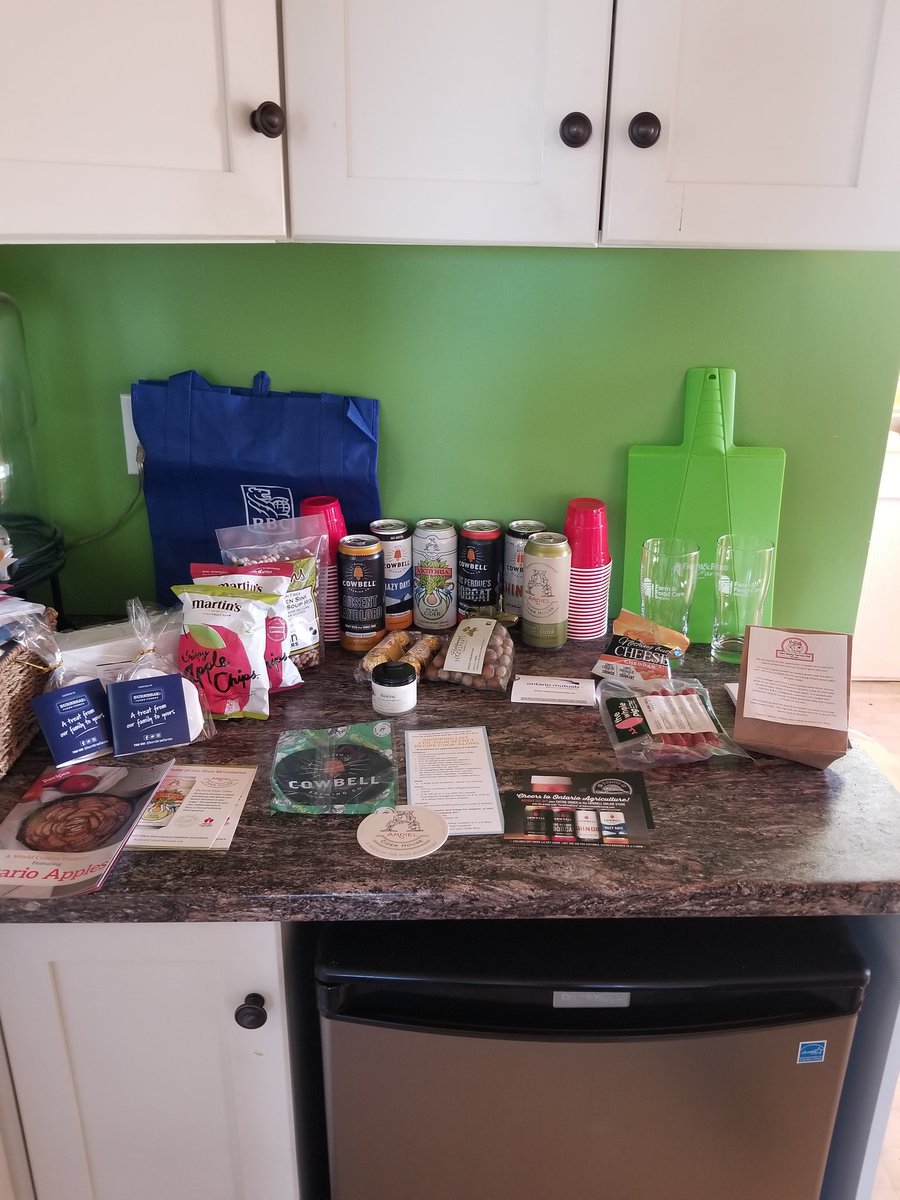 jenleblond's tweet photo. #FFCOGala2020 what a great idea! I did not  notice the prep side of the shopping list so we were a bit behind. All good in the end, we just had time for more drinks!
@JasonLeblond1 @joshleblond @wayne19966285 https://t.co/7I1OeAnxqV