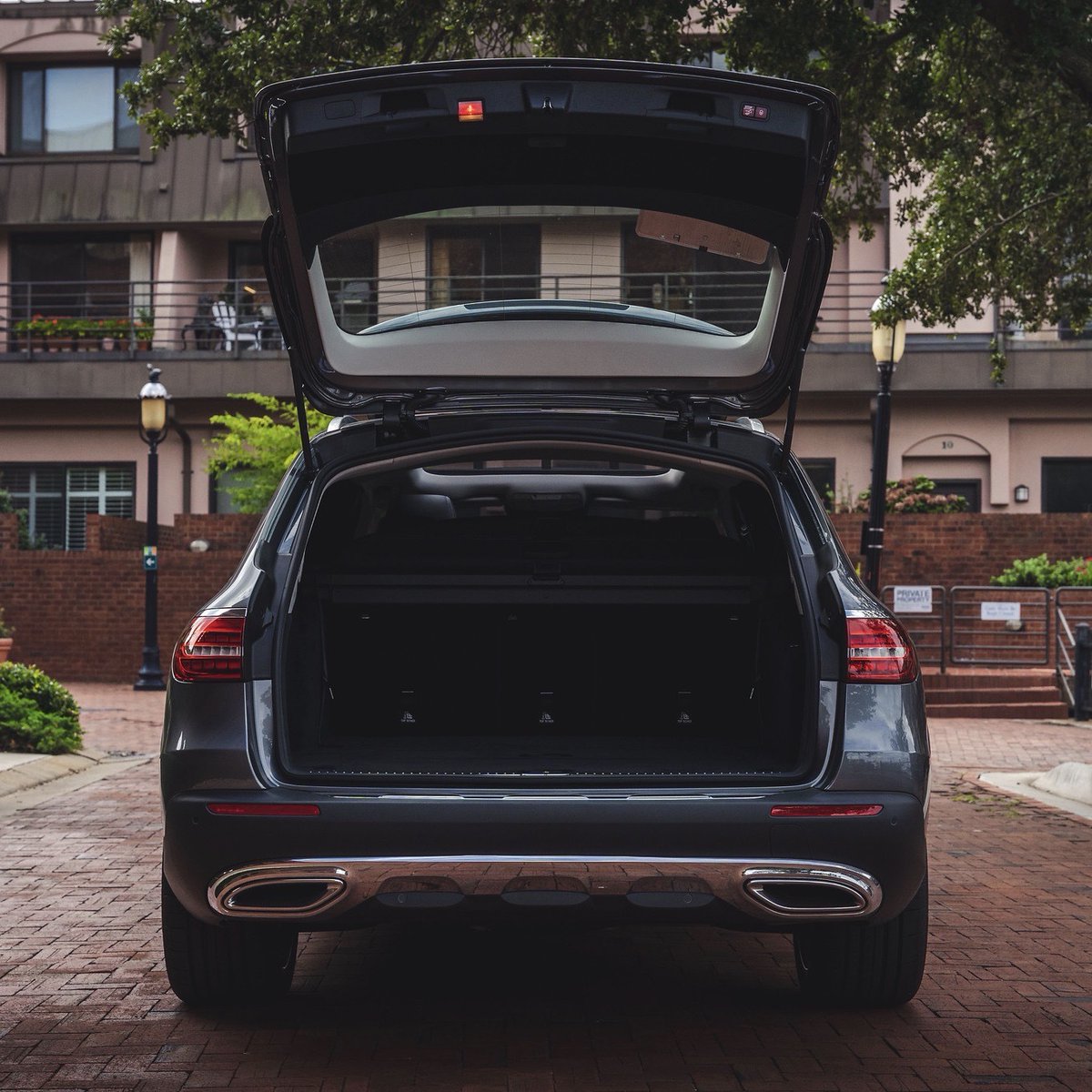 mbatlanticcity's tweet photo. As roomy as ever and more versatile than ever before. The new Mercedes-Benz E-Class Estate.
Learn more here: https://t.co/byv48kMAMI
@MercedesBenzUSA
#MercedesBenz #Eclass #Estate #Mercedes #Benz https://t.co/9dUb5QCY4q https://t.co/Okt2JArJyC #MercedesofAC #AtlanticCity #M