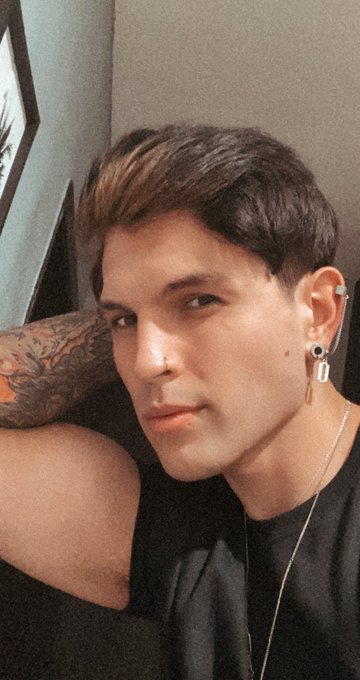 Hi https://t.co/r4YTsftgyk