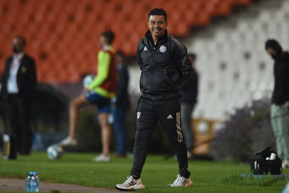 RiverPlate's tweet photo. 🔈 Marcelo Gallardo: "Estoy contento por el resultado y, principalmente, por el esfuerzo que hicieron los jugadores. Estos partidos suelen ser incómodos, pero lo jugamos con la presencia necesaria y lo sostuvimos. Es bueno irse con una victoria de un partido muy duro". https://t.co/rZPqpaOzjc