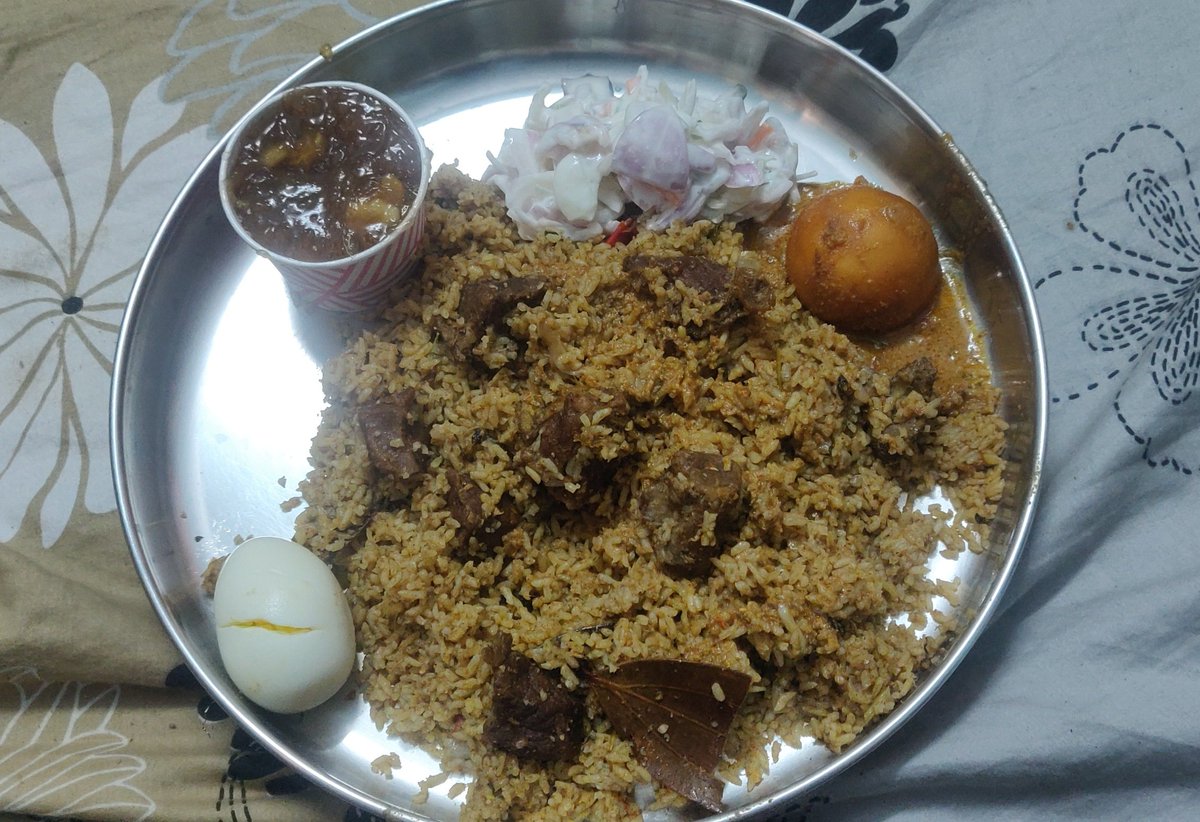 thozhar_buddhar's tweet photo. @yazhini_pm நேத்து தேனி medical college men's hostel la #Beef_ biriyani potanga madam ! 😋😋😋 https://t.co/PiyNBDqxfi