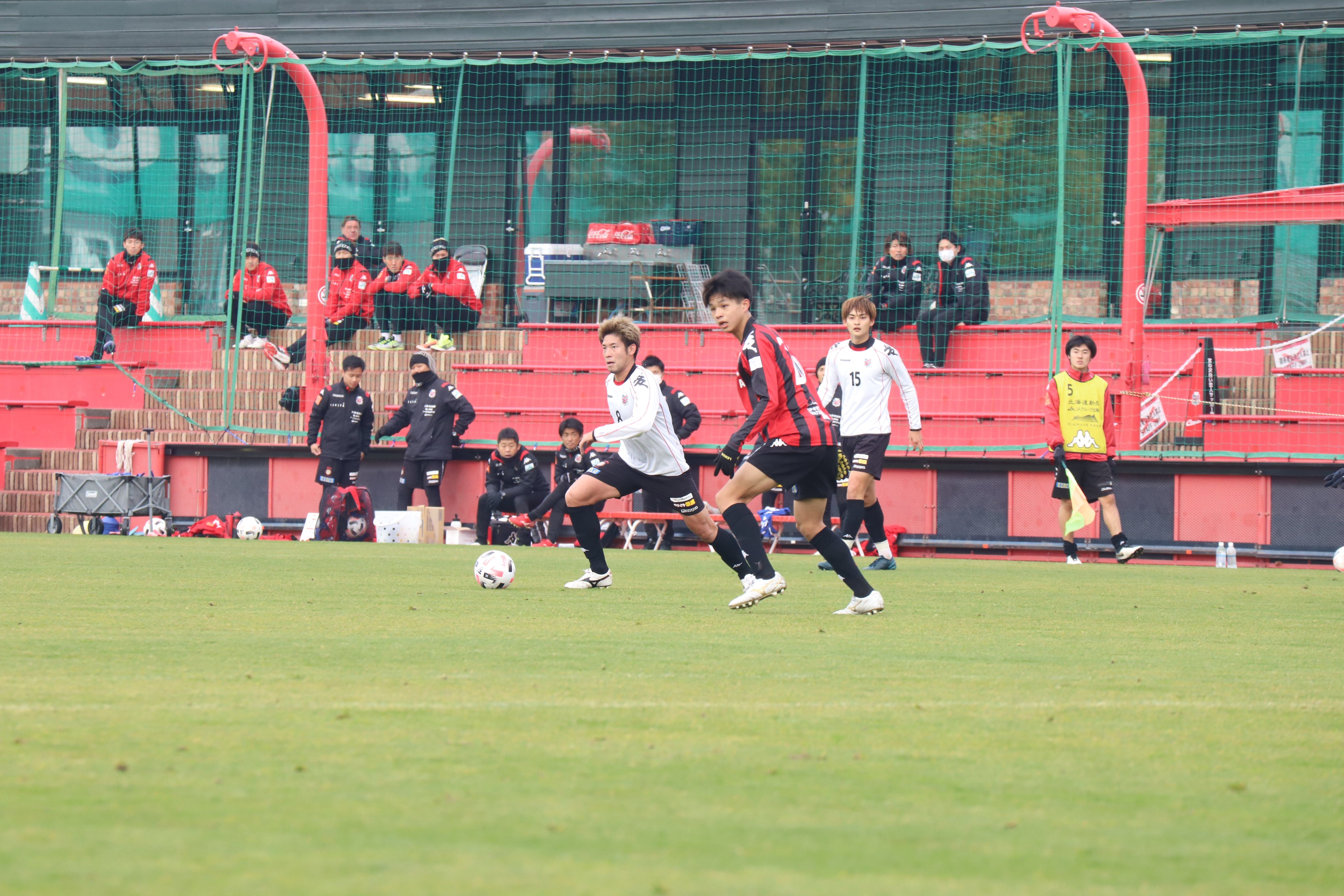 北海道コンサドーレ札幌公式 本日行われましたトレーニングマッチ Vs 北海道コンサドーレ札幌 U 18 25分 2本 の結果をお知らせいたします スコア 1本目 札幌 1 0 北海道コンサドーレ札幌 U 18 2本目 札幌 1 0 北海道コンサドーレ札幌 U 18 得点者 深井2