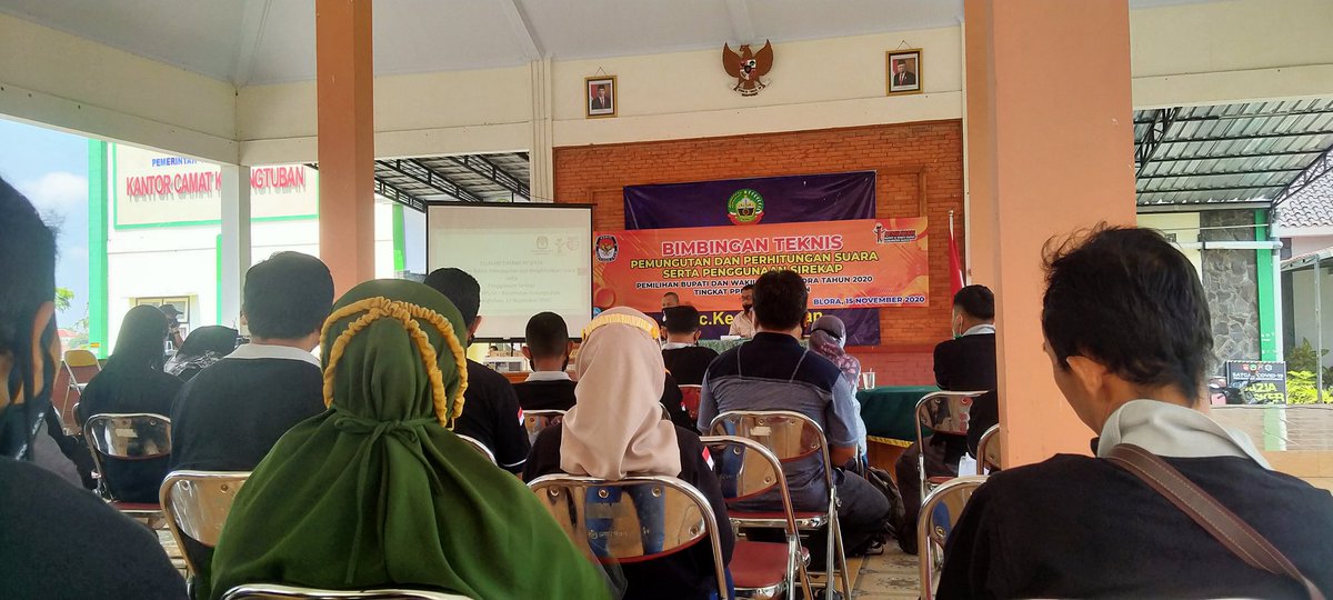 GondelPps's tweet photo. Bimtek pemungutan dan penghitungan suara serta penggunaan sirekap..pilbub Blora 2020 
@ppkkedungtuban
@PPK_Kradenan
@KPU_Kab_Blora
https://t.co/TYssu2Dbog