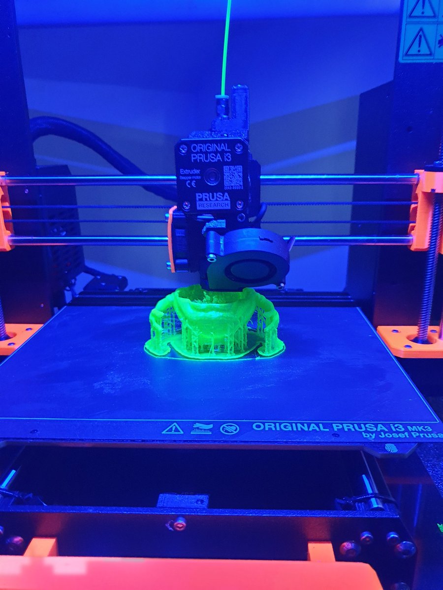 86AzAzEl's tweet photo. Not bad considering its an stl for a resin printer. @josefprusa @Prusa3D https://t.co/bzGqFNgFqo