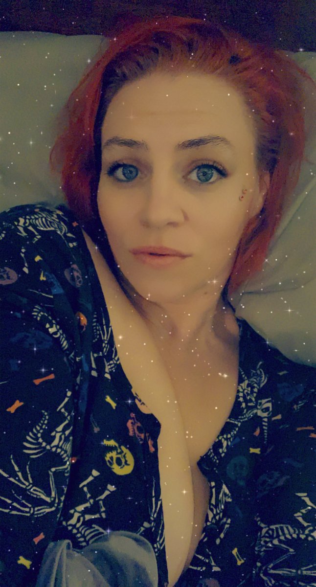 grneyedbillsfan's tweet photo. Don’t hate me because I’m beautiful 😉😘 #SaturdaySelfie #beingextra #themGrneyestho💚💚 https://t.co/yLbiw0RDh3