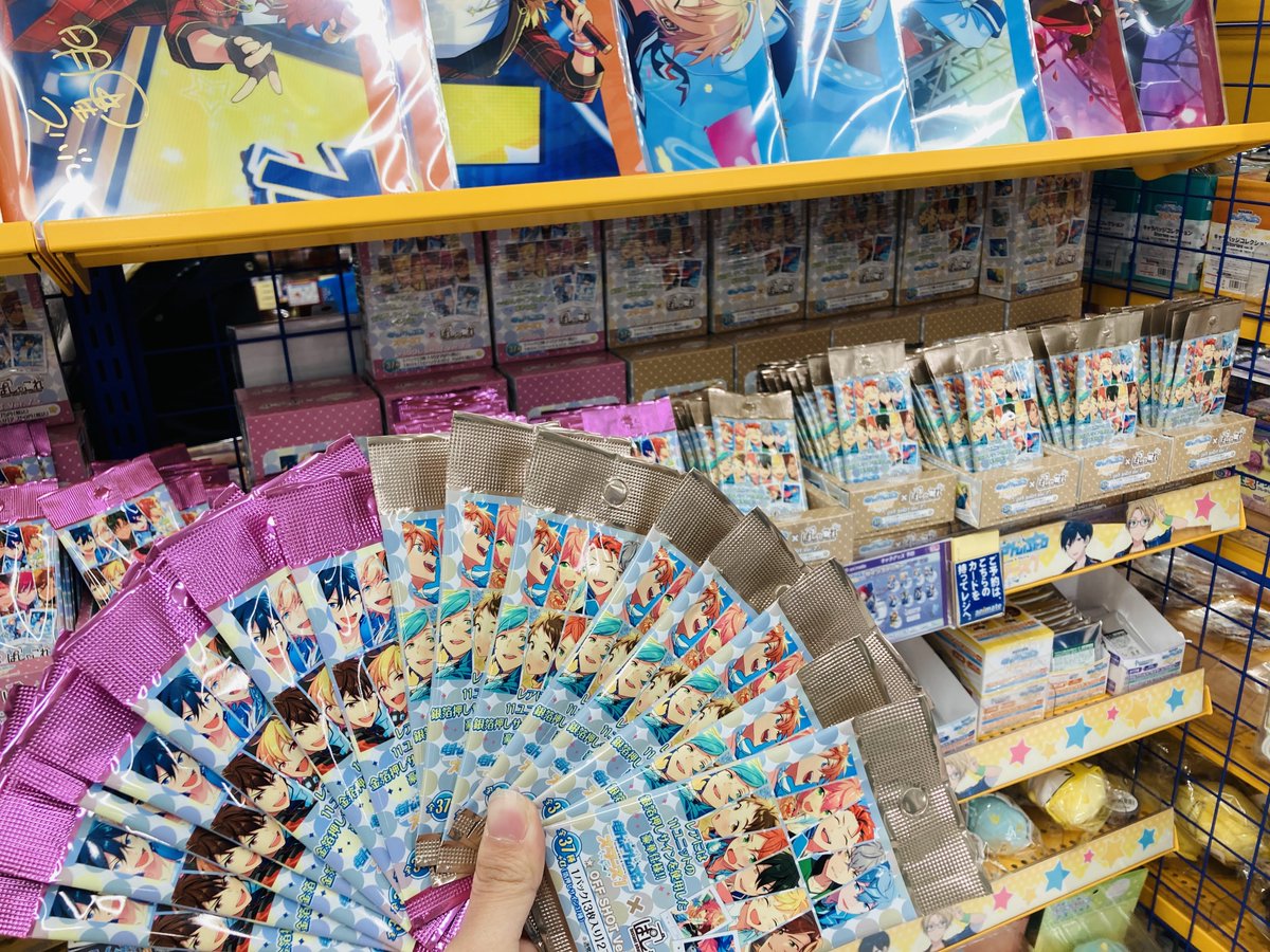 Twitter 上的 アニメイト仙台 グッズ販売情報 あんさんぶるスターズ ぱしゃこれver 7各種 を好評販売中 コーナーにて販売中みやよ この機会にぜひ推しを引き当てるみや あんさんぶるスターズ あんスタ ぱしゃこれ アニ仙グッズ
